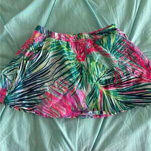 Girls Lilly Pulitzer M (6-7) skort. Great condition. Pet free smoke free home.